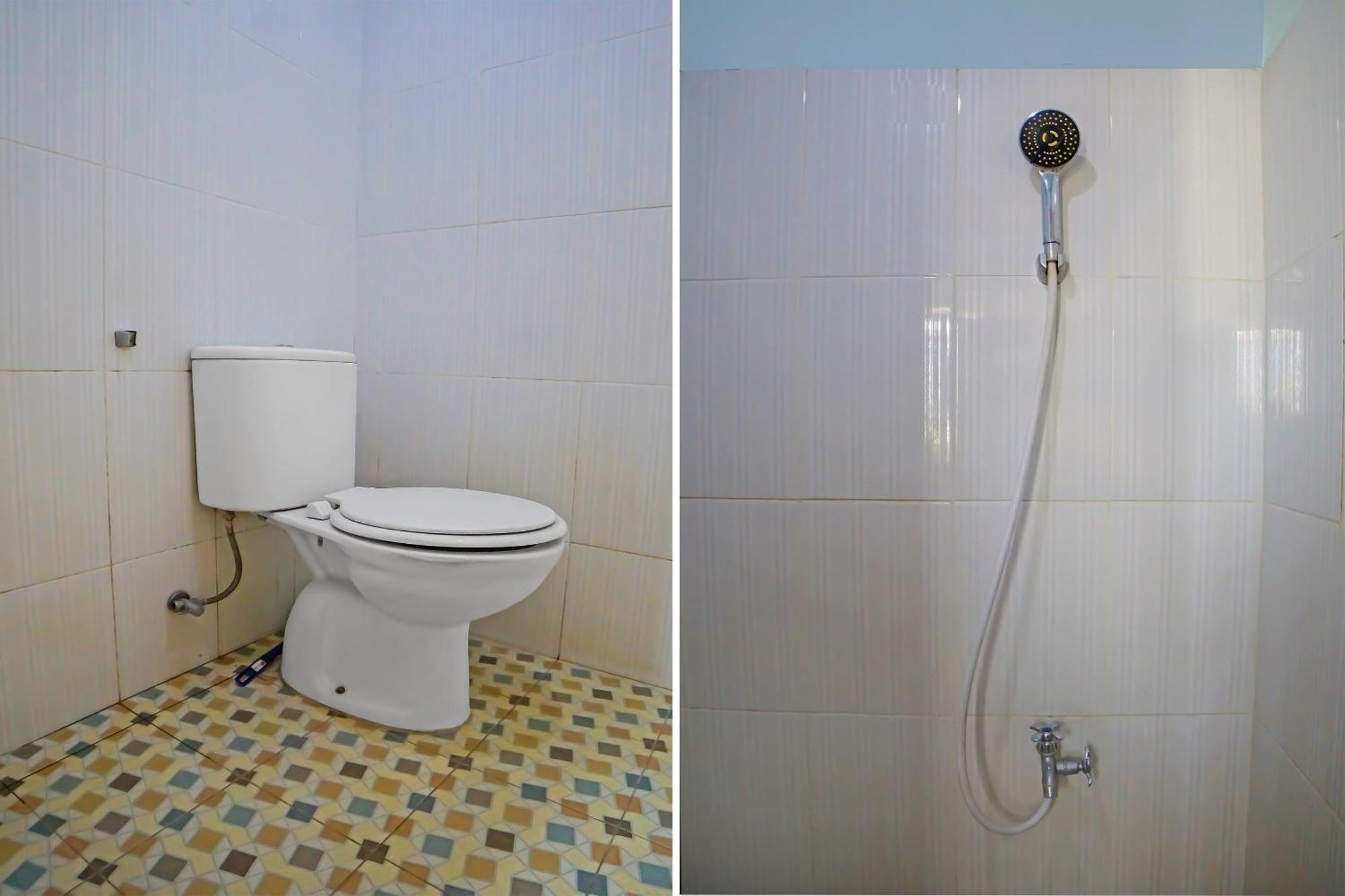 Oyo 92235 Guesthouse Rantang Medan Bagian luar foto