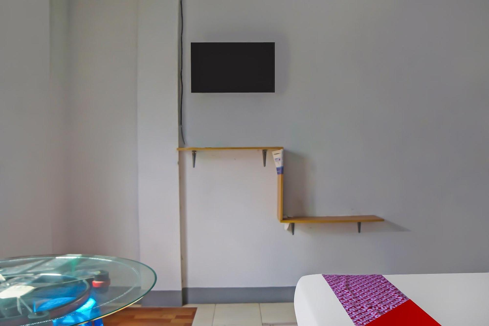 Oyo 92235 Guesthouse Rantang Medan Bagian luar foto