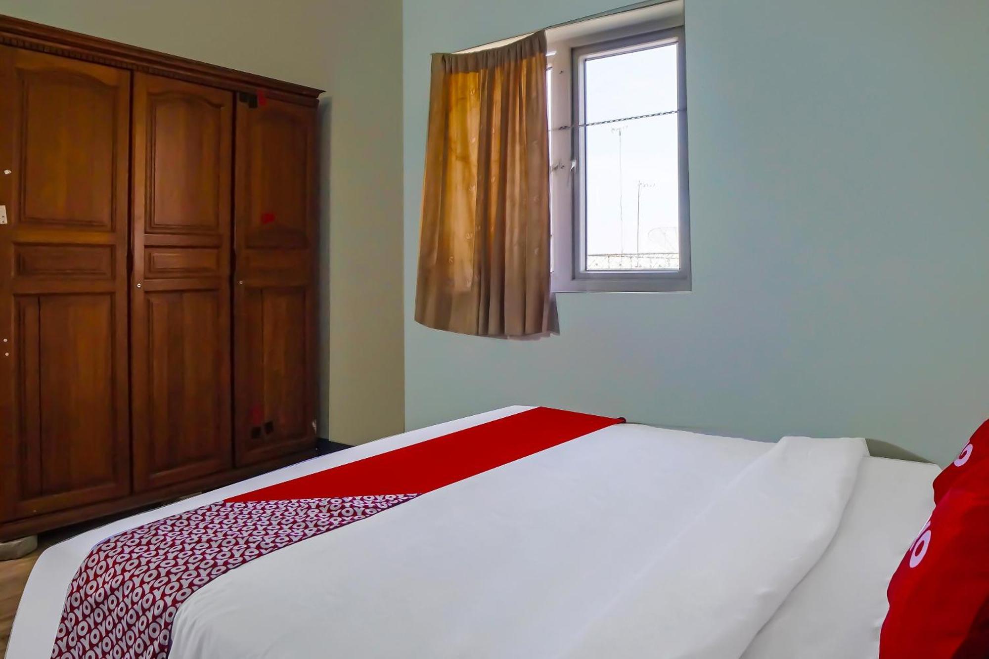Oyo 92235 Guesthouse Rantang Medan Bagian luar foto