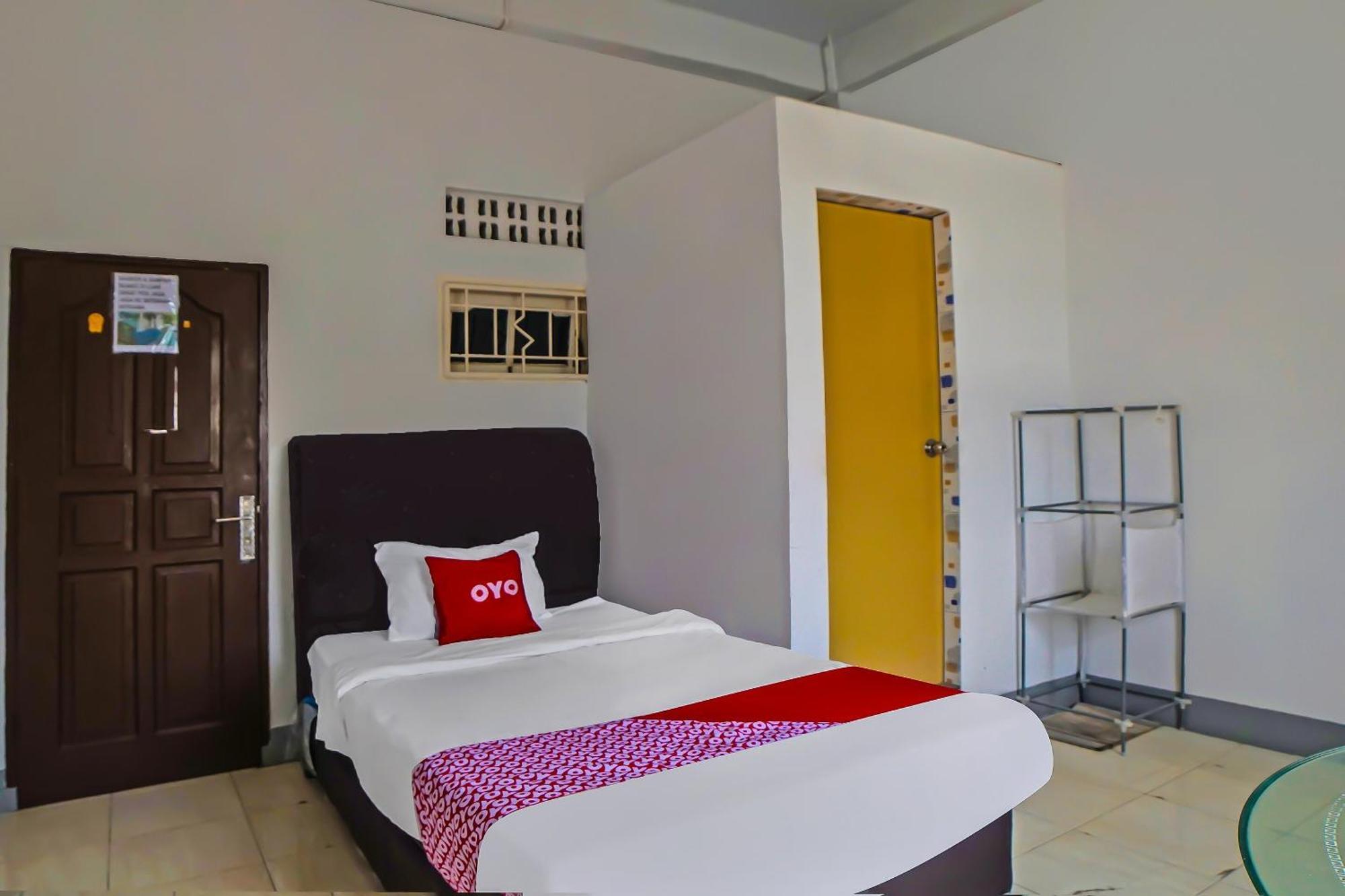 Oyo 92235 Guesthouse Rantang Medan Bagian luar foto
