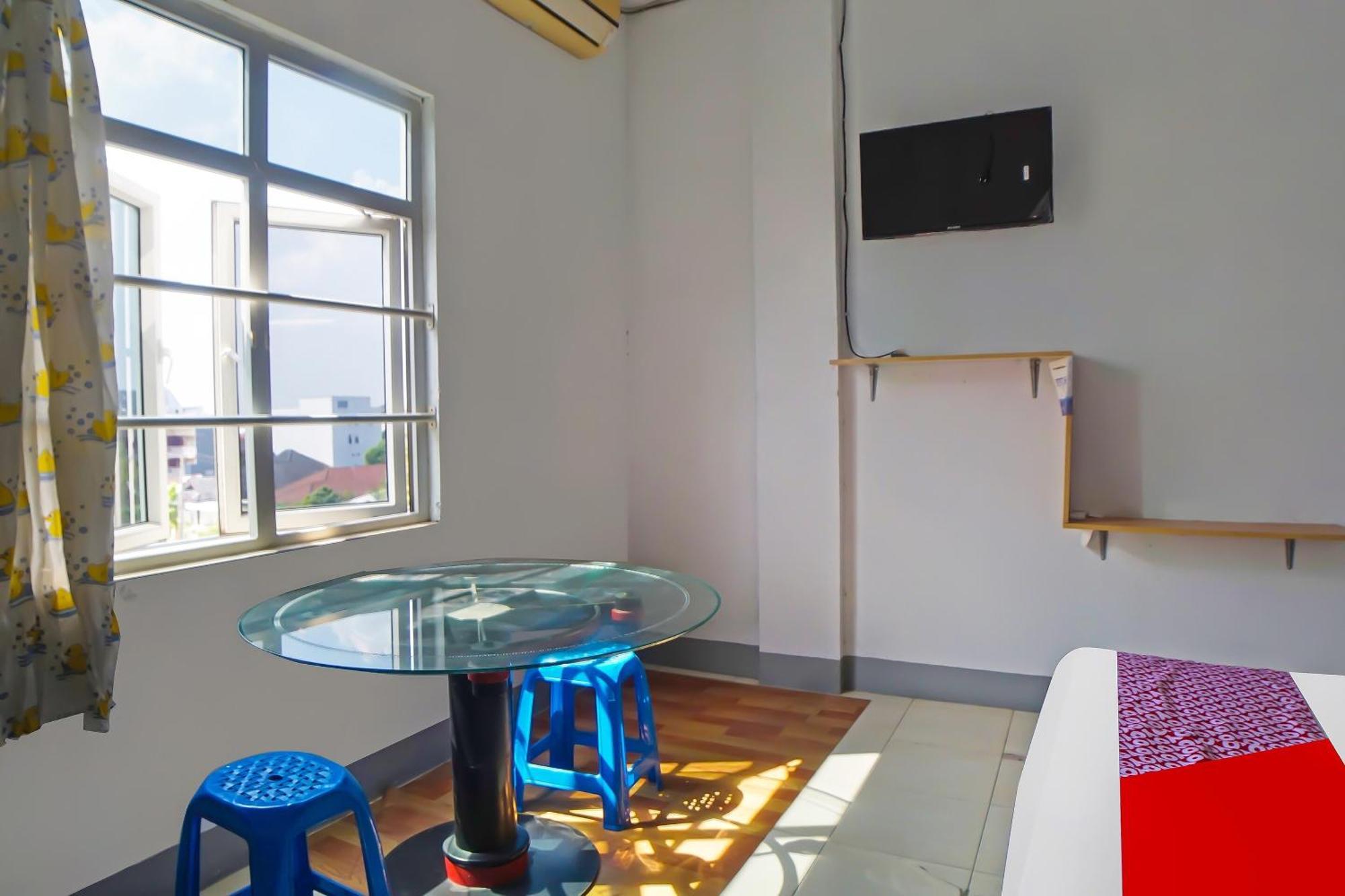 Oyo 92235 Guesthouse Rantang Medan Bagian luar foto